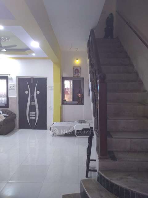 Godown/Warehouse in Manthan Krupa Hotel, Mumbai for Rent 