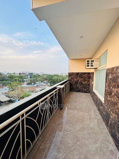 PG for Anyone in Ashok Vihar Phase Iii Extensio