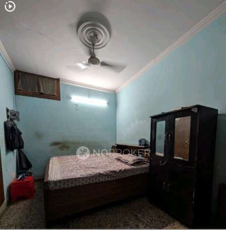 3 BHK Flat In Dda Flat,shalimar Bagh,delhi for Rent  In Ac Block Market - Dda