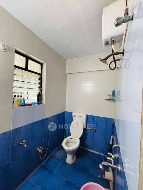 Single Room for Female In 2 BHK  In Vanashree Apartments In Hadapsar
