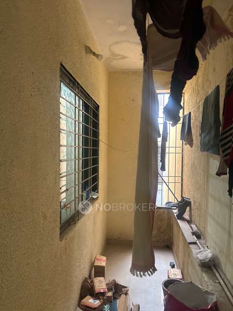Shared Room for Female In 1 RK  In Shiwswarajya Building In Nigdi