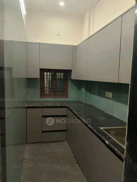 2 BHK Flat In House for Rent  In Sector 38