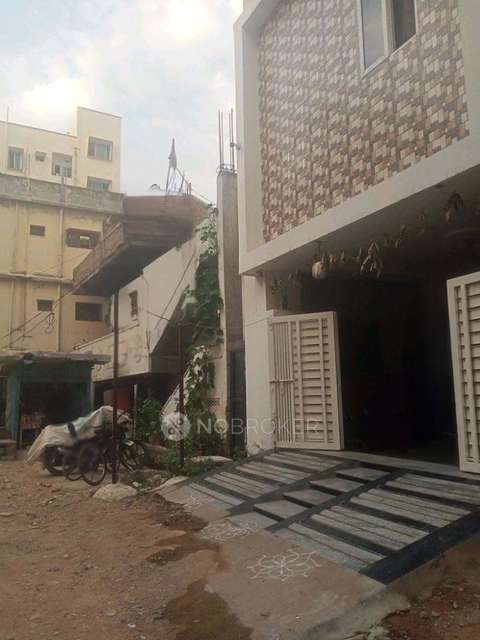 PG for Boys in Financial District