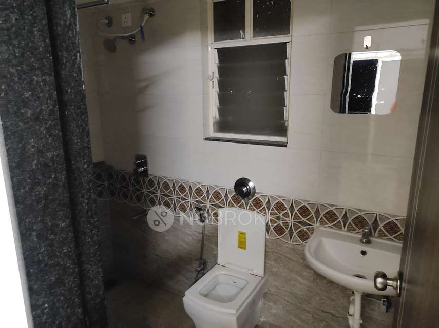 2 BHK Flat In Plantium Park for Rent  In Maan Road