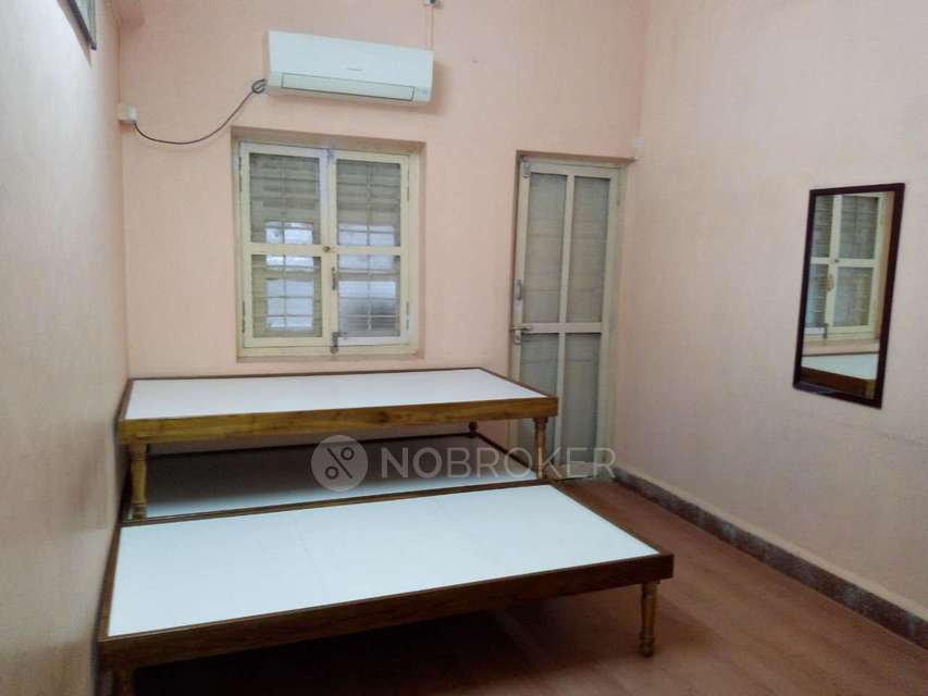 1 BHK Flat In Navrang Apartment for Rent  In Kandivali West