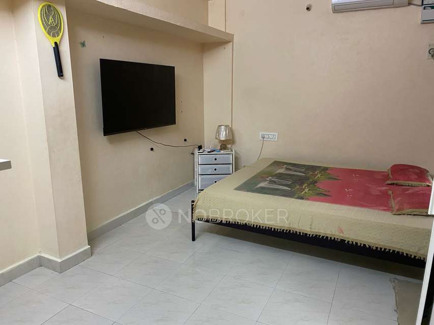 2 BHK Flat In Glitters Apartment For Sale  In Madambakkam