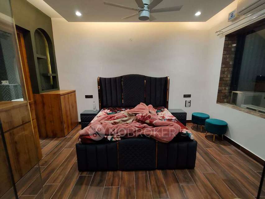 Shared Room for Male In 3 BHK  In Sector 130