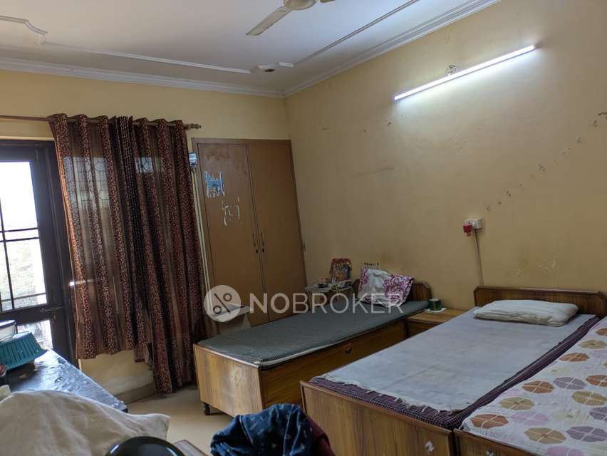 PG for Boys in Sector 27