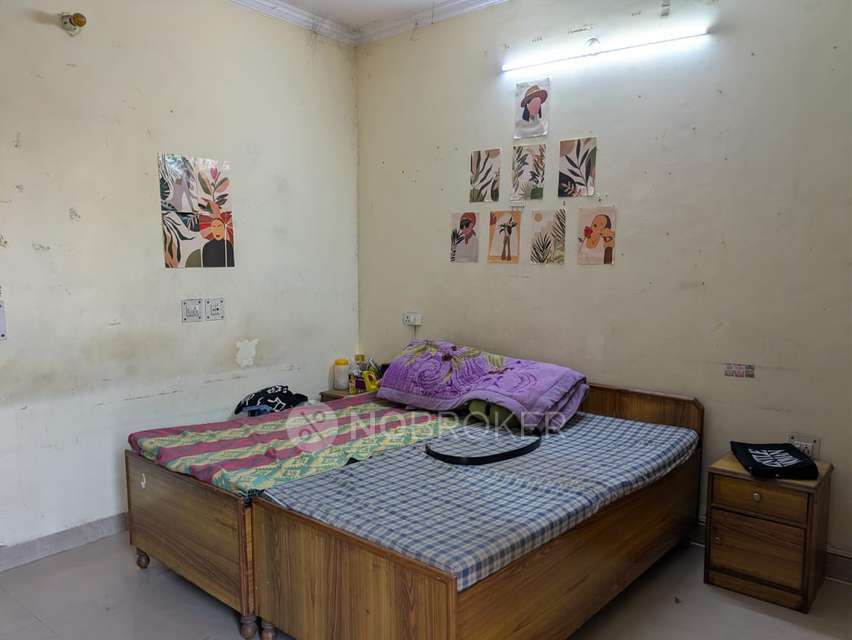 PG for Boys in Sector 27