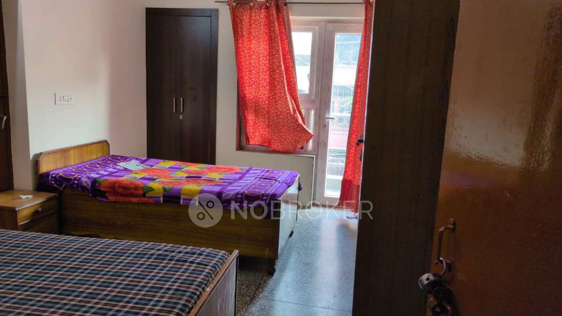 PG for Boys in Sector 27