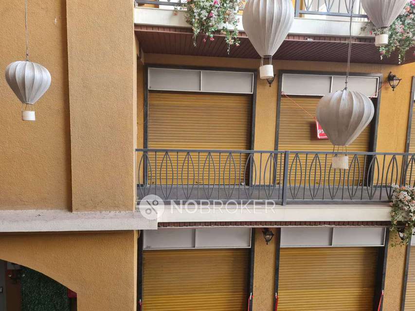 Shop in Streets Of Europe, Pune for sale 