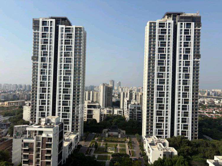 4 BHK Flat In Tata Primanti For Sale  In Sector 72