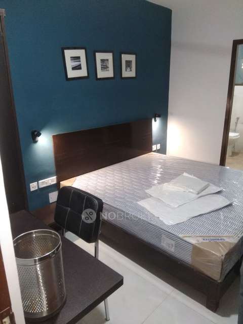 Single Room for Female In 2 BHK  In Neelkanth Enclave, Sector 69 In Sector 69