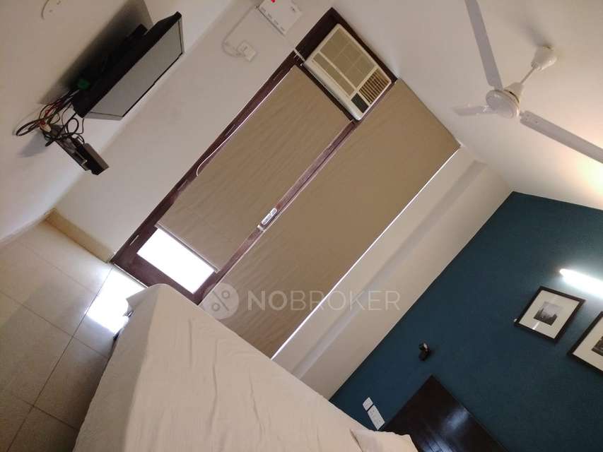Single Room for Female In 2 BHK  In Neelkanth Enclave, Sector 69 In Sector 69