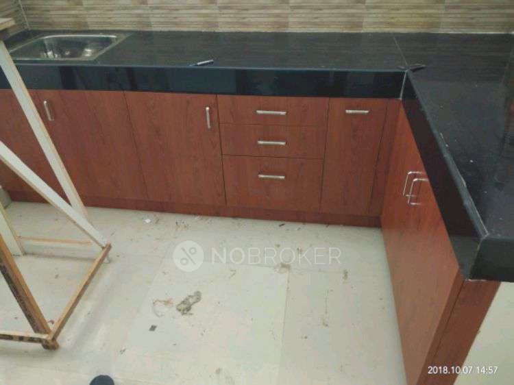 2 BHK Flat In Tnhb 1500 Flats Sholinganalur For Sale  In Sholinganallur Junction