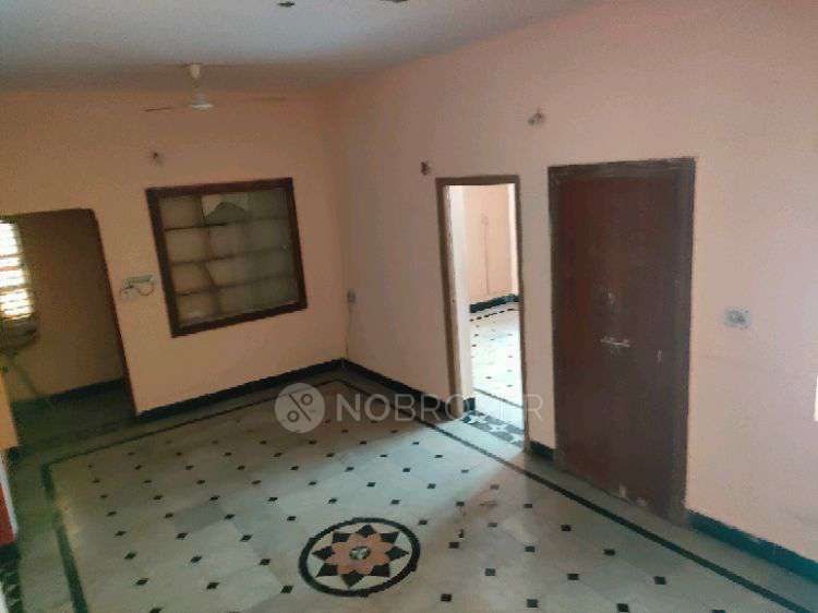 2 BHK House for Rent  In V.v.n Arcade