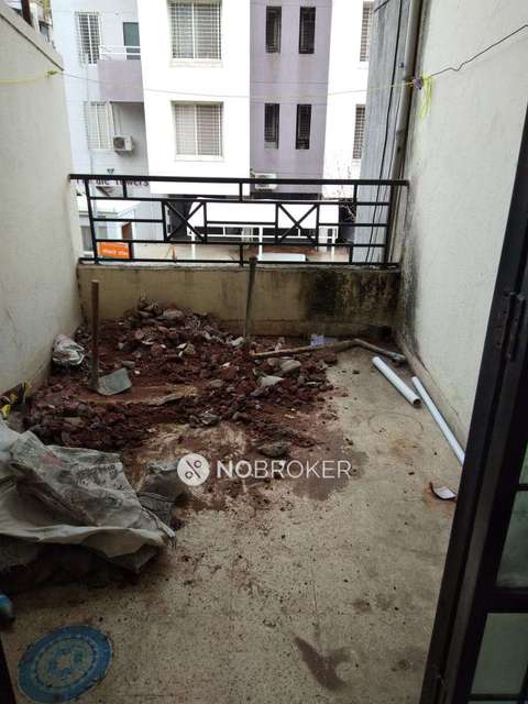 Single Room for Female In 2 BHK  In Ganesh Apartment Kothrud In Kothrud