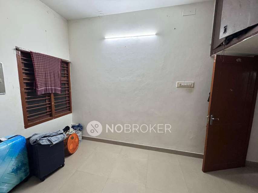 Single Room for Male In 2 BHK  In Ramapuram