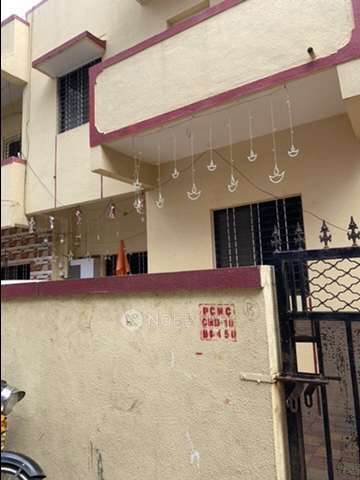 PG for Girls in Akurdi Railway Station