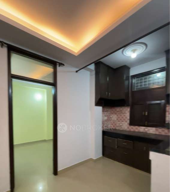 Single Room for Female In 2 BHK  In Mahavir Enclave,