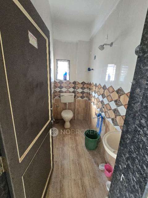 1 RK Flat In Gurudeo Building for Rent  In Church Ground