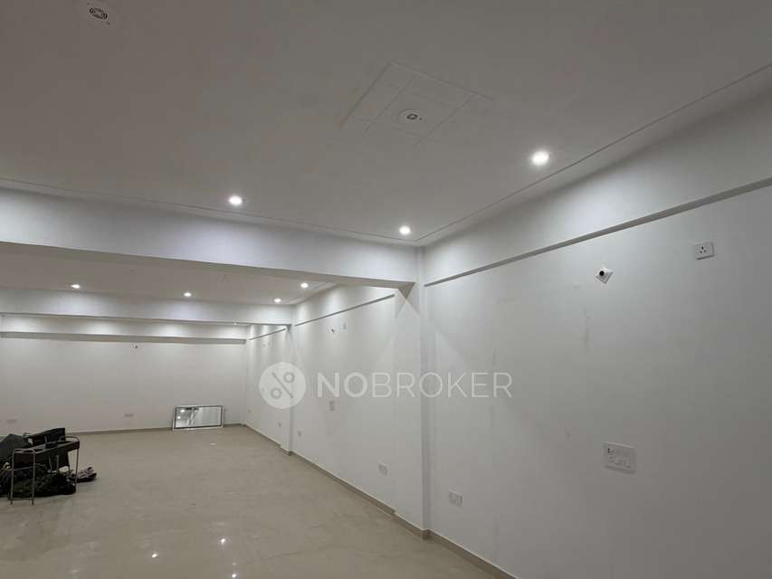 Showroom in Chhawla, Delhi for Rent 