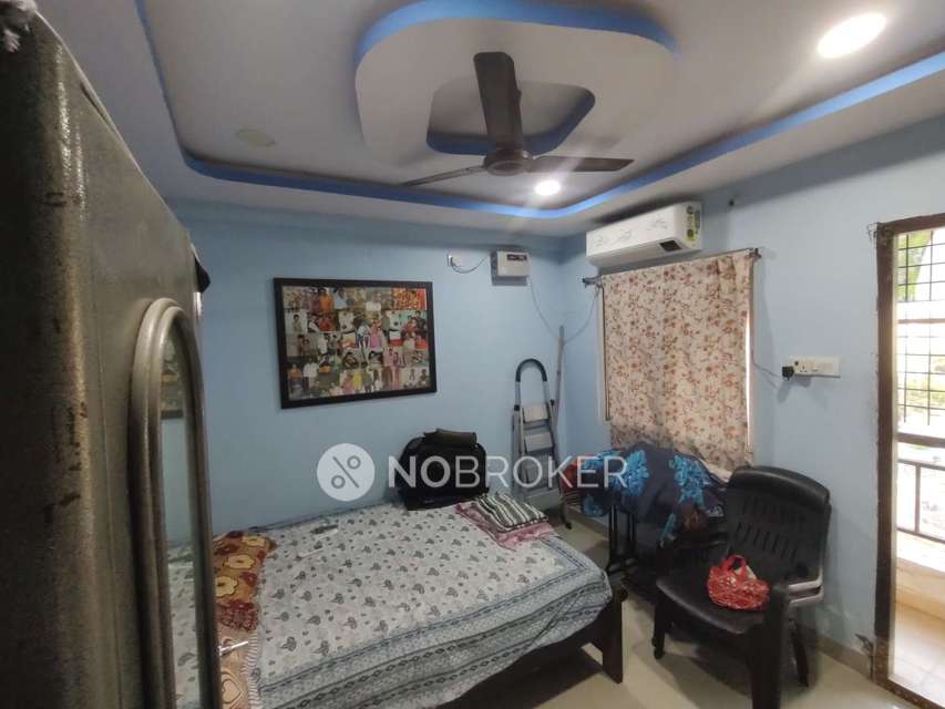 2 BHK Flat In Standalone Building  For Sale  In Gandhi Nagar 