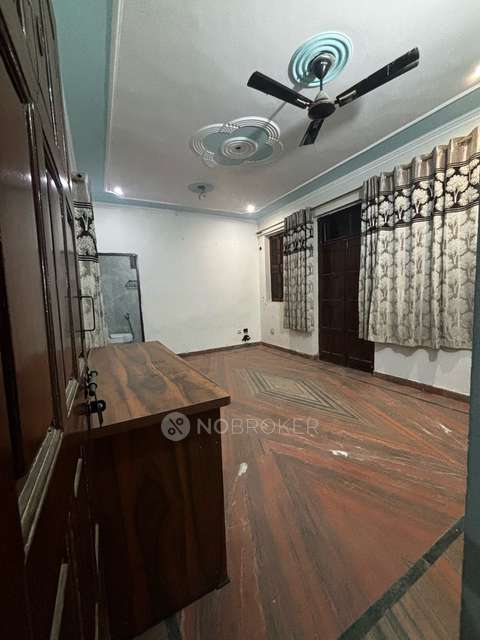 1 BHK Flat In Standalone  Building for Rent  In  Sector 9a