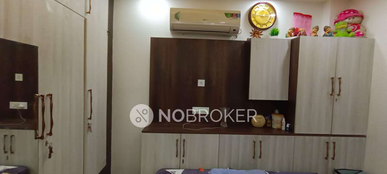 2 BHK Flat For Sale  In Janakpuri