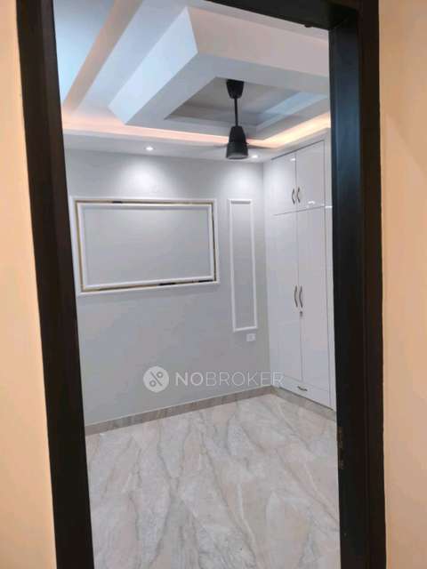 3 BHK Flat In Radhika House For Sale  In Tilak Nagar