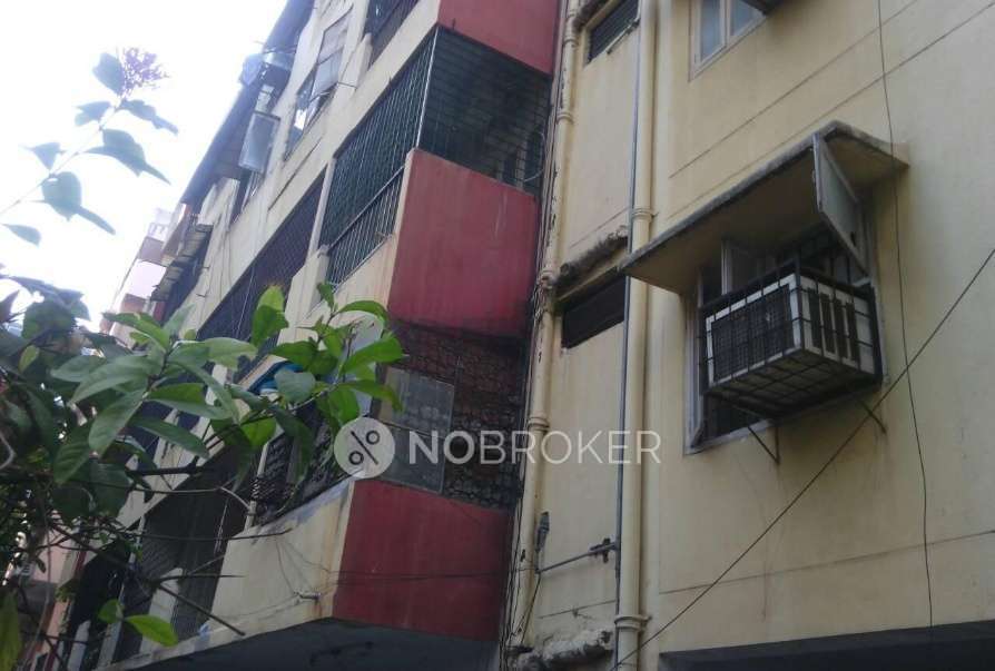 2 BHK Flat In Gayatri Apartment  for Rent  In Banjara Hills