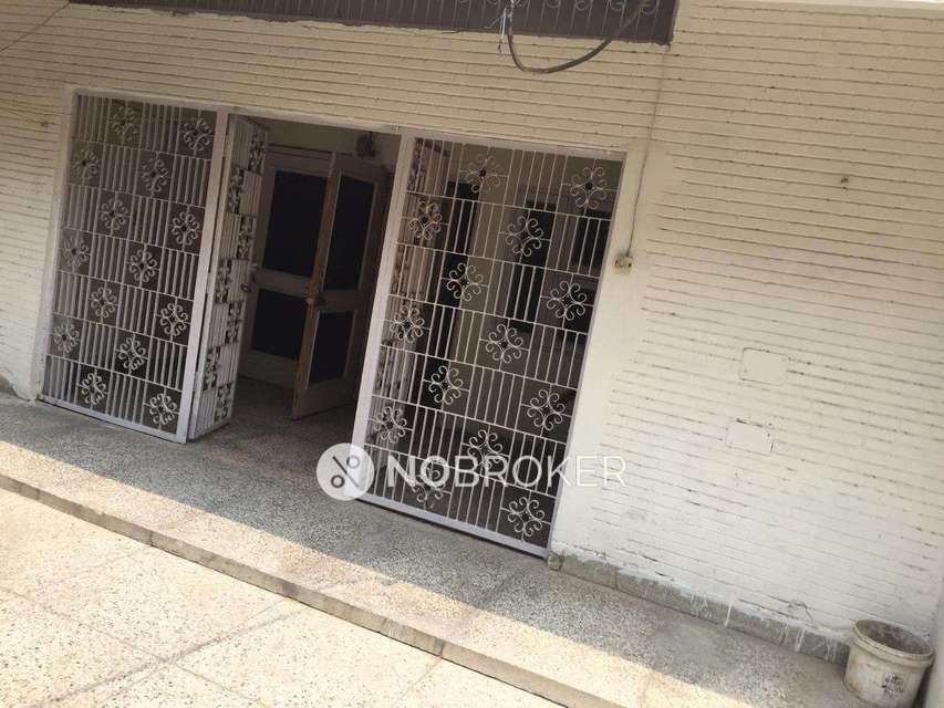 Commercial Property in Sector 46, Faridabad for sale 