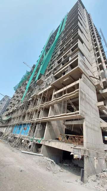 Single Room for Male In 3 BHK  In Majestique Signature Towers In Baner