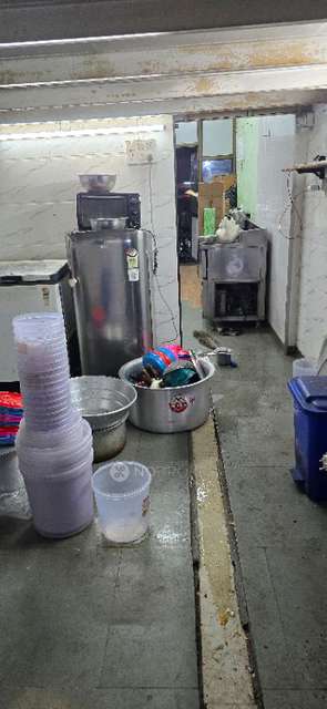 Shop in Pestom Sagar Road Number 6, Mumbai for Rent 