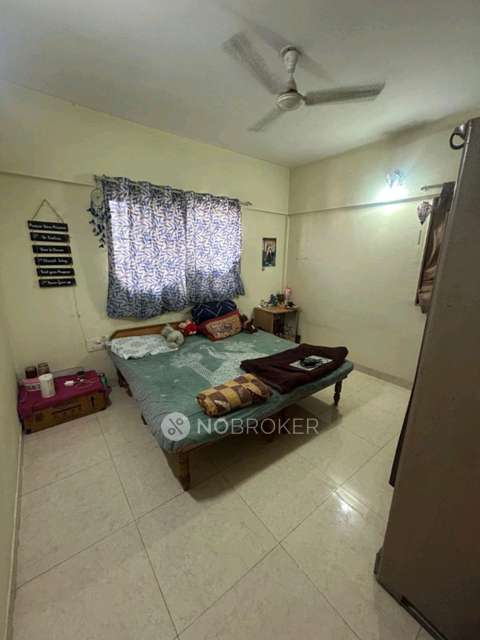 Shared Room for Female In 2 BHK  In Magarpatta City Cosmos In Hadapsar