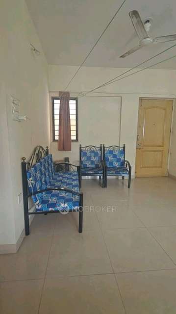 Shared Room for Female In 2 BHK  In Magarpatta City Cosmos In Hadapsar