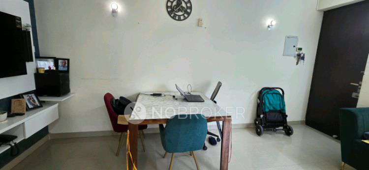 2 BHK Flat In Antriksh Golf View For Sale  In Antriksh Golf View