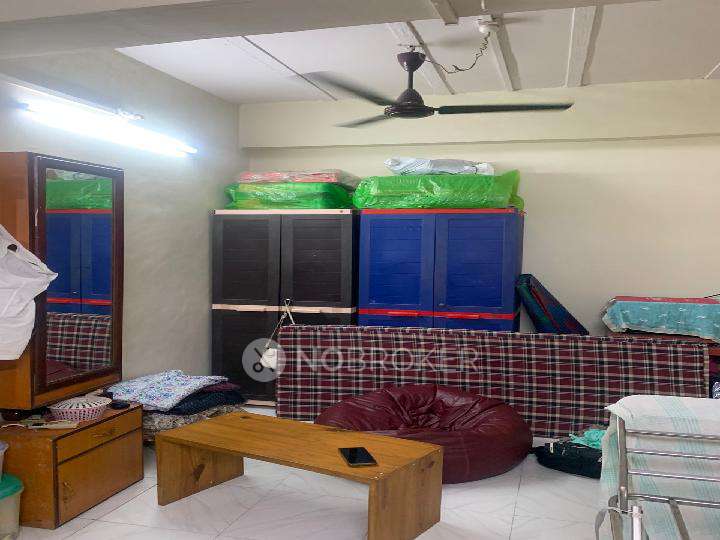 1 BHK Flat In Standalone For Sale  In Khar West