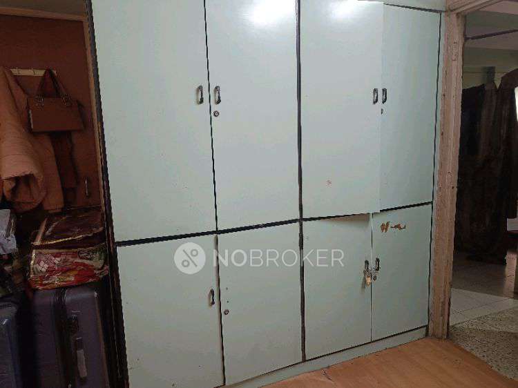 Shared Room for Female In 2 BHK  In Kunnal Complex  In Kunal Complex