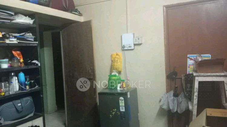 Single Room for Female In 2 BHK  In Kunnal Complex  In Kunal Complex