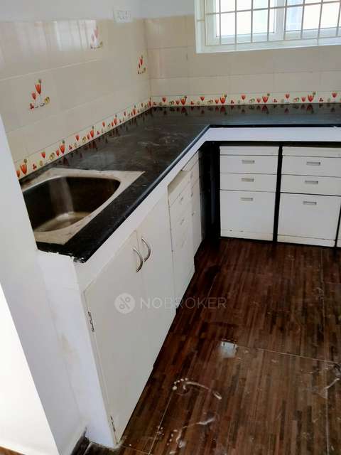 1 BHK Flat In Oceana Apartment for Rent  In 1st Main Road