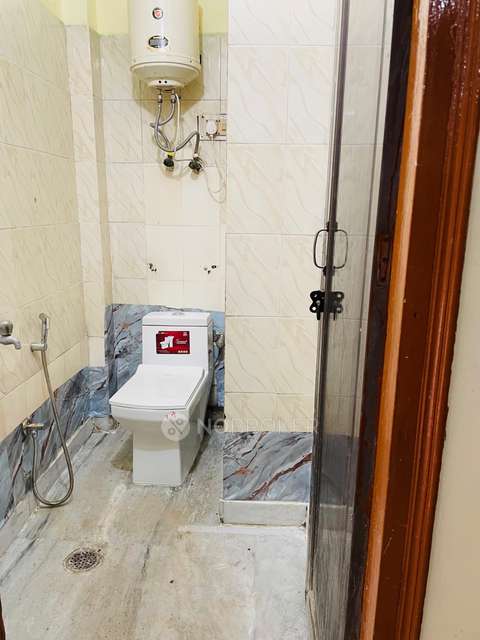 PG for Girls in C Block, 1, Alpha 1 Block B Rd