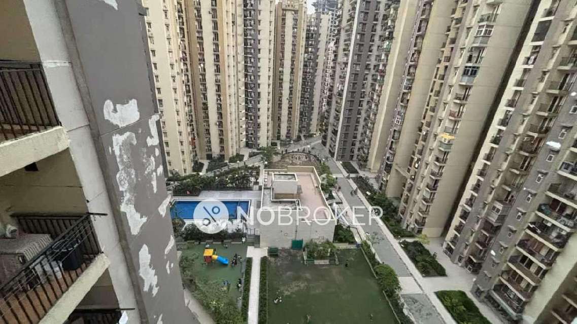 2 BHK Flat In Panchsheel Green 1 For Sale  In Sector-16b