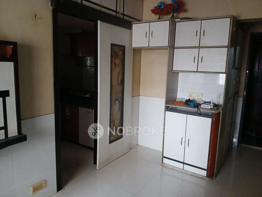Shared Room for Male In 1 BHK  In Heritage Apartments, Mulund West, Mulund West In Mulund West