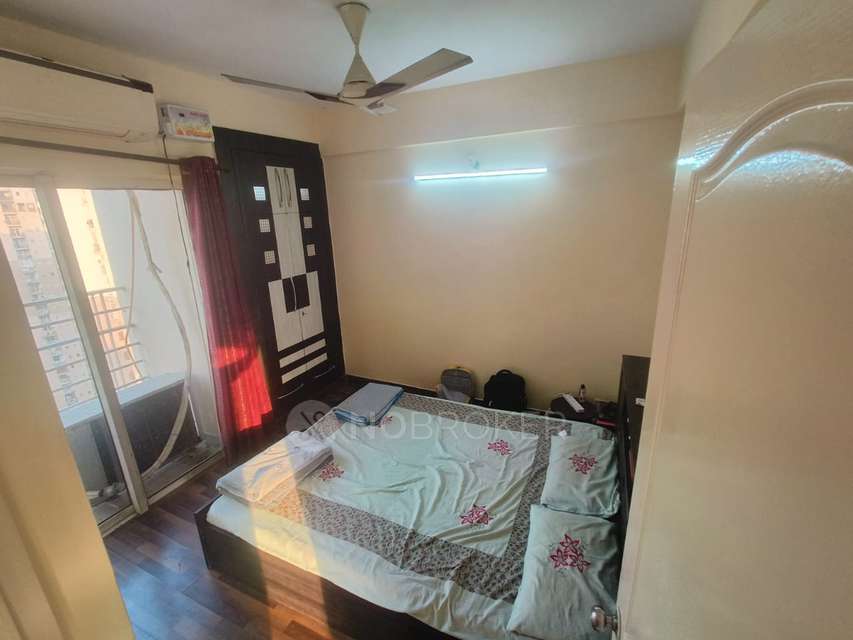 2 BHK Flat In Paras Tierea, Sector 137 for Rent  In Sector 137