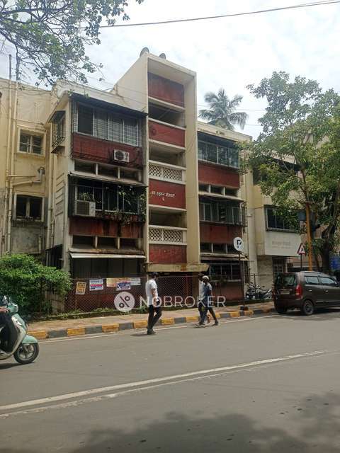 2 BHK Flat In Western Express Highway Vile Parle East For Sale  In Vile Parle East