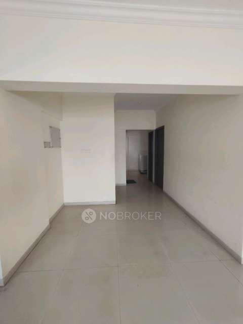 Single Room for Male In 3 BHK  In Gera Emerald City South Kharadi In Gera Emerald City South