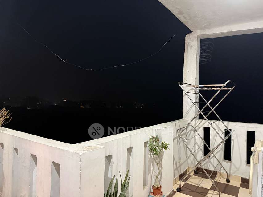 4 BHK Flat For Sale  In Greenfields Colony Block B