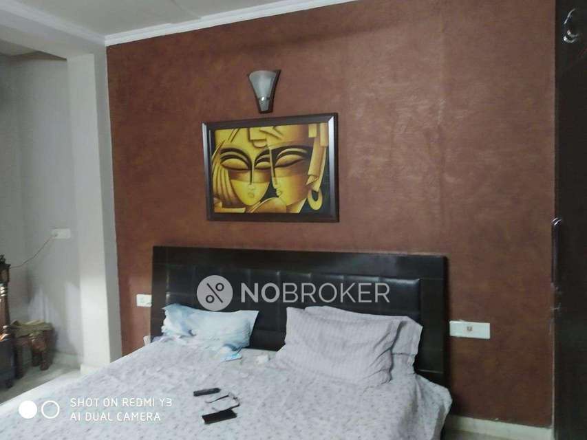 2 BHK Flat For Sale  In Geeta Colony