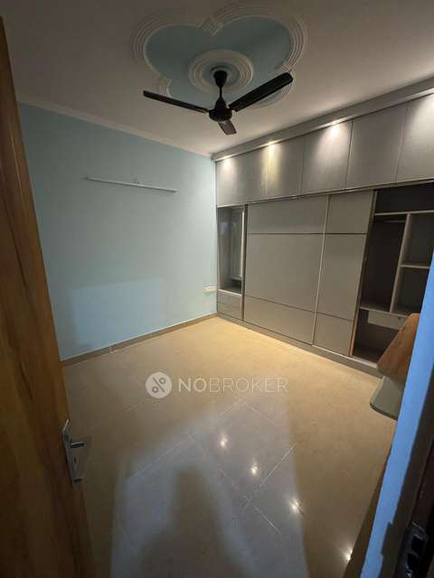 Single Room for Male In 2 BHK  In Ajnara Le Garden, Sector 16 In Sector 16